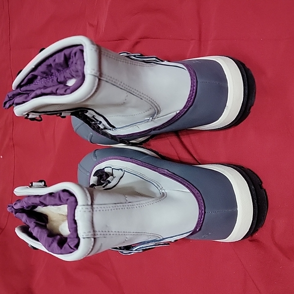 NWT🔥 Women's Bearpaw Waterproof Boots, Style: Nelly, Size 9 - Picture 4 of 9